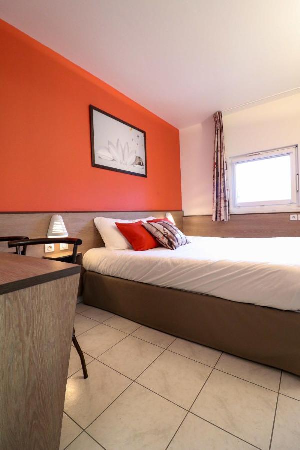ACE Hôtel Travel Athée sur Cher Esterno foto